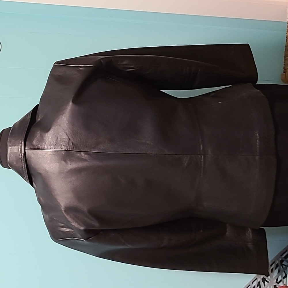Leather jacket - Picture 3 of 6